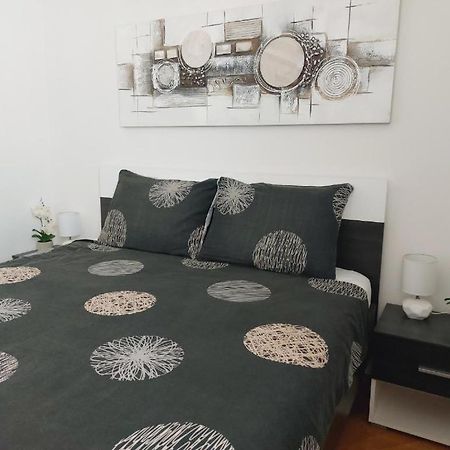 Apartment Rose Malinska Luaran gambar
