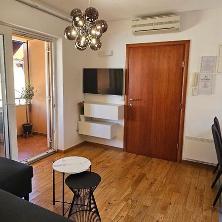 Apartment Rose Malinska Luaran gambar