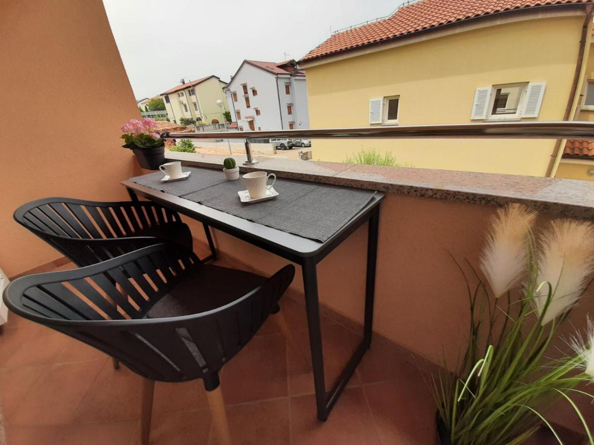Apartment Rose Malinska Luaran gambar