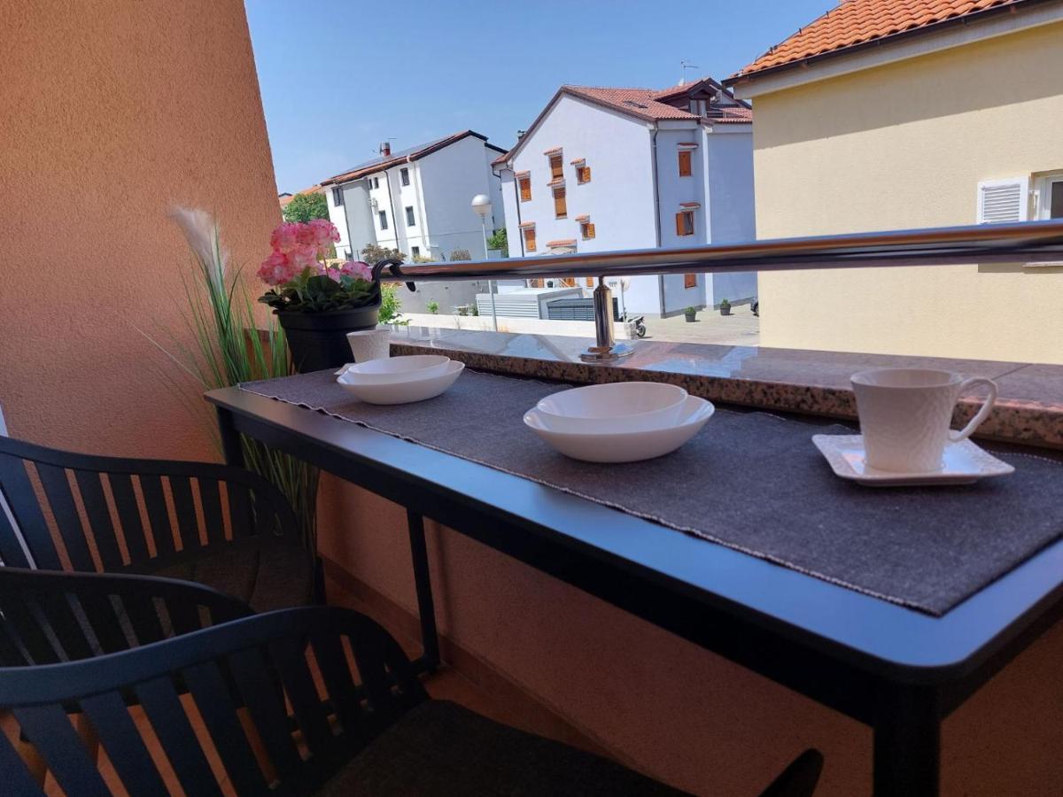 Apartment Rose Malinska Luaran gambar