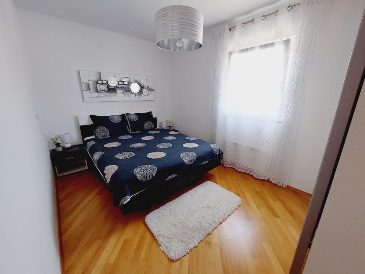 Apartment Rose Malinska Luaran gambar