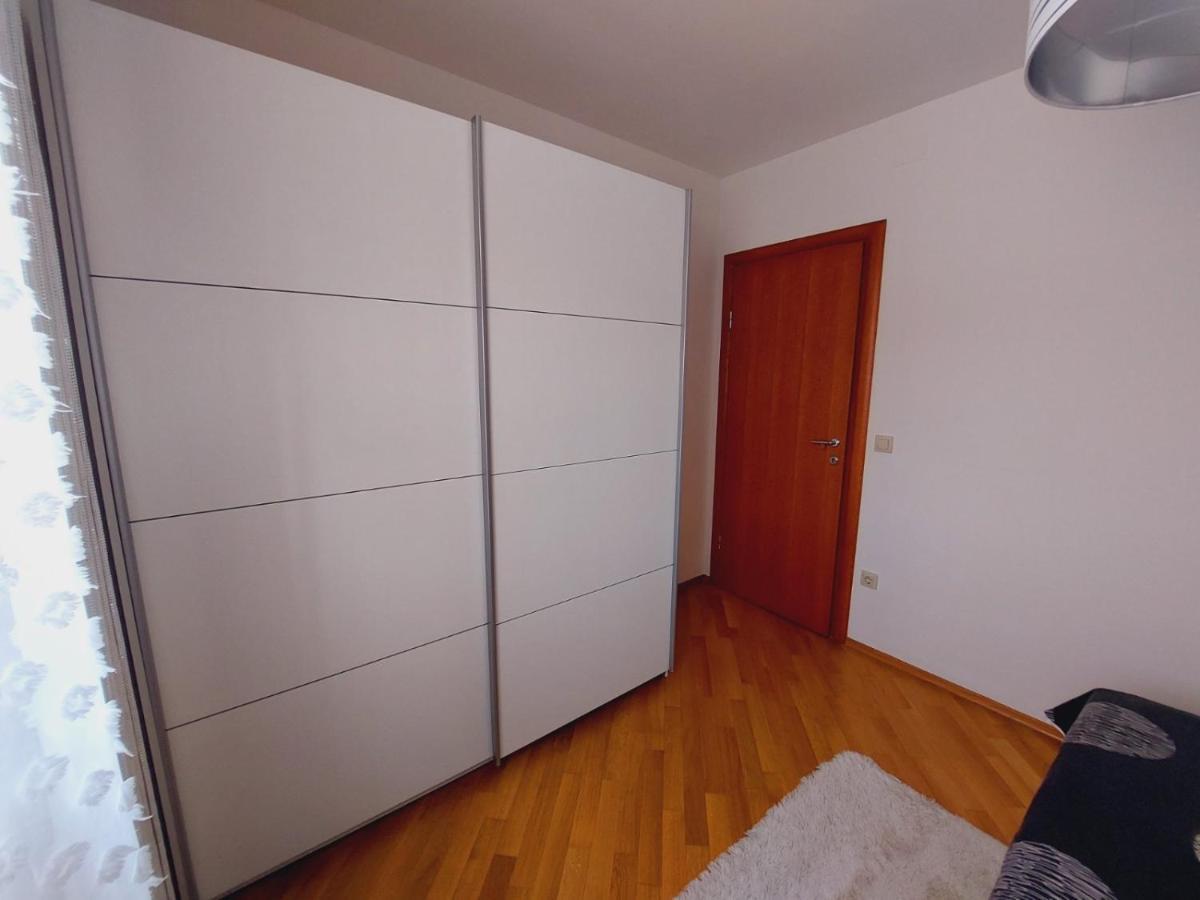 Apartment Rose Malinska Luaran gambar