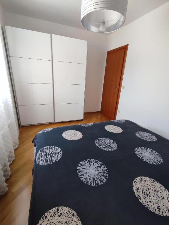 Apartment Rose Malinska Luaran gambar